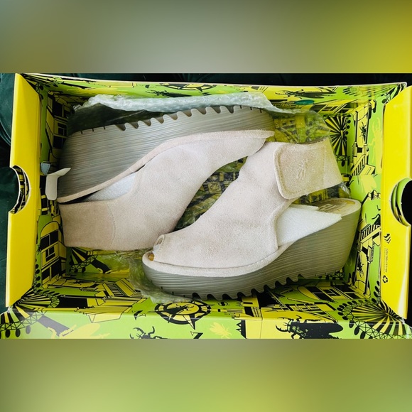 Fly London Yone Concrete Suede Wedge Sandal. - Picture 6 of 13